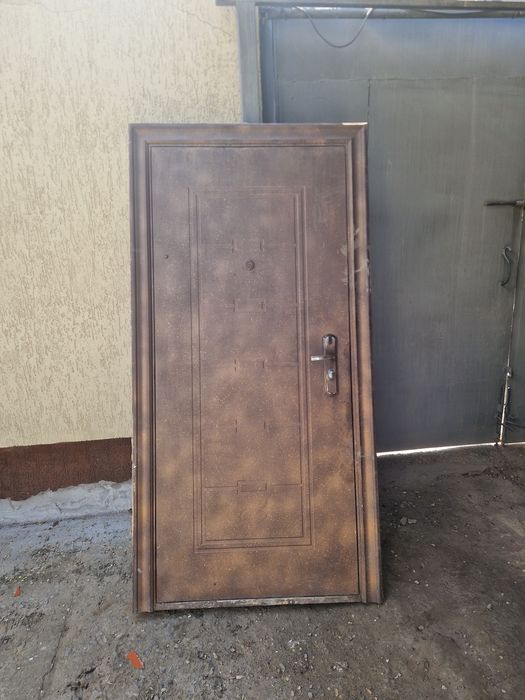 Есік входной дверь