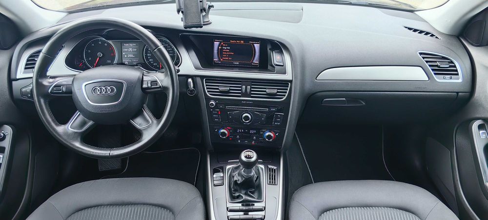 Audi A4 2012 / Facelift / Euro 5 / 1.8 / Jante aliaj