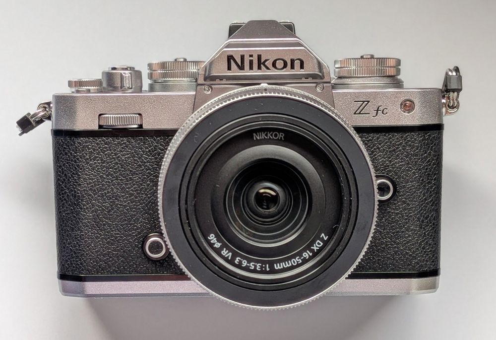 Aparat Foto Mirrorless Nikon Z fc Kit Obiectiv DX 16-50mm f/3.5-6.3 VR