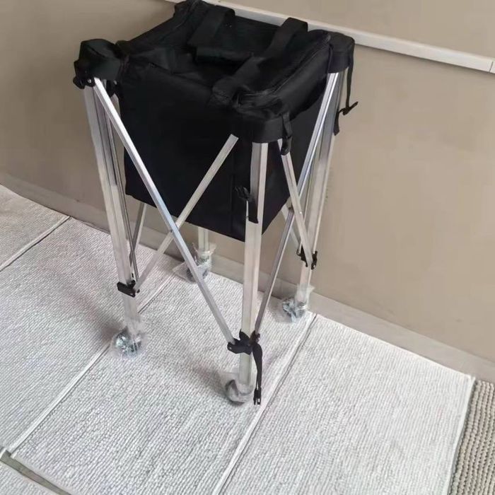 Новая корзина для теннисных мячей