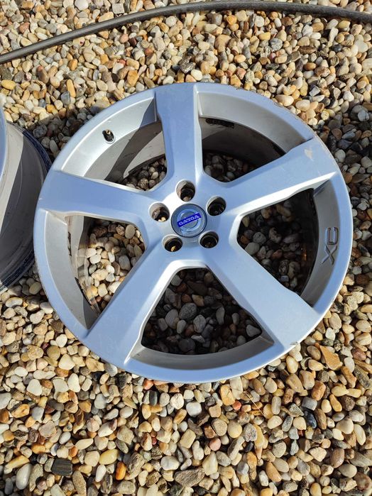 jante originale Volvo R 20 , anvelope de iarnă Pirelli :BONUS.