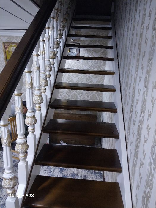 Зина соф тахта ёнгок ва катик ёгочлардан