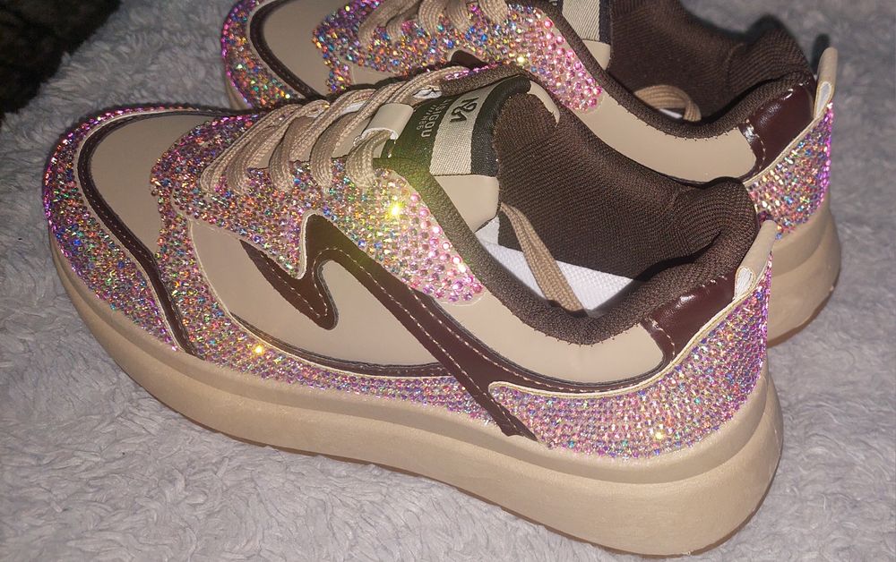 Продам кросовки..