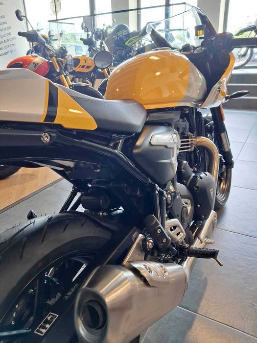 Motocicleta Triumph Thruxton 400 2026 | Finantare rapida