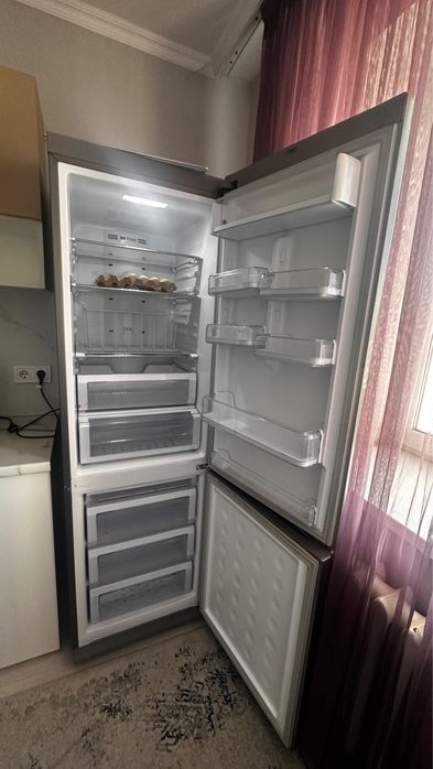 Продается холодильник самсунг