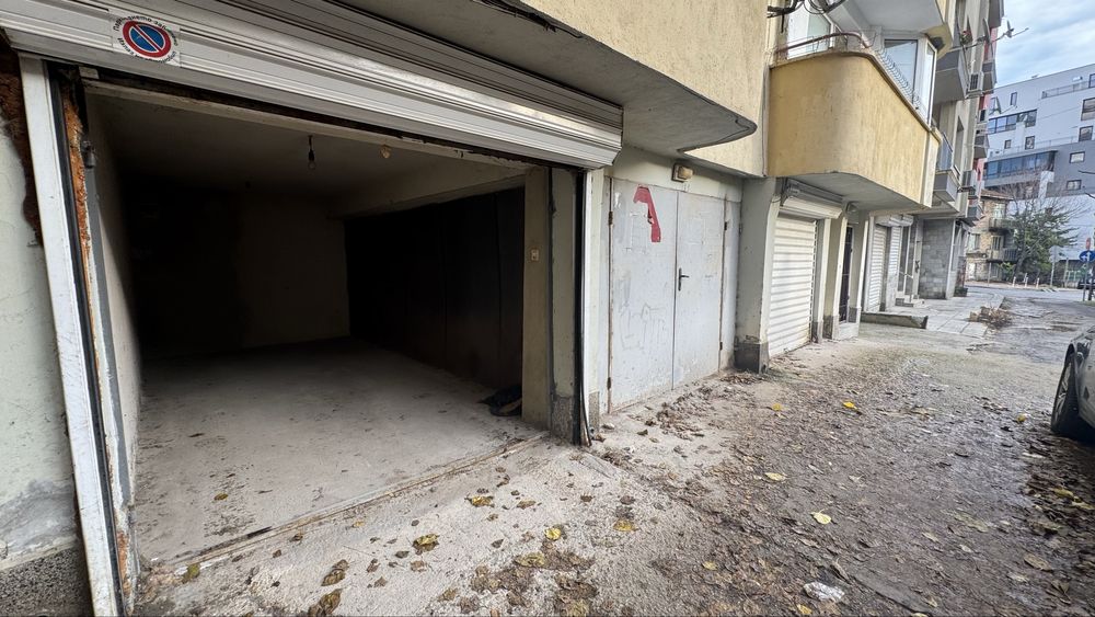 Дава се под наем Гараж / Паркомясто в Варна, Цветен квартал - 13 кв.м за 150 € - Снимка #1