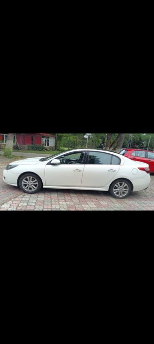 RENAULT Latitude 0 — imagine 2