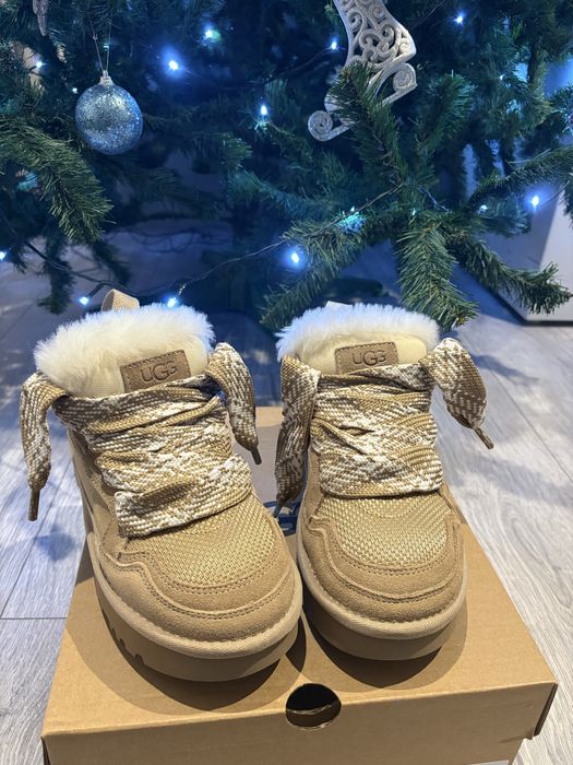 UGG Lowmel Sand - marimea 38