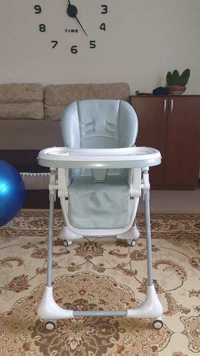 Продам детский столик