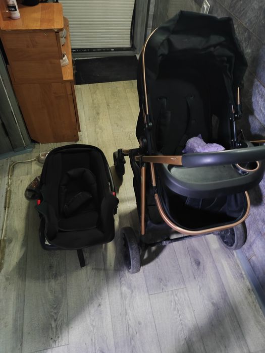 Продам коляску с люлькой