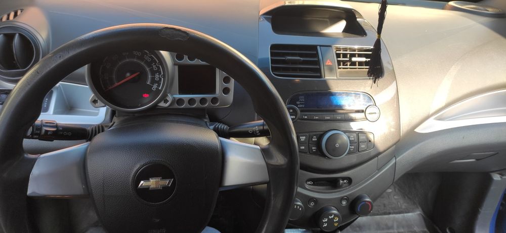 Срочно сотилади спарк 2014 йил