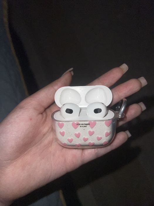 Airpods 3 почти новая