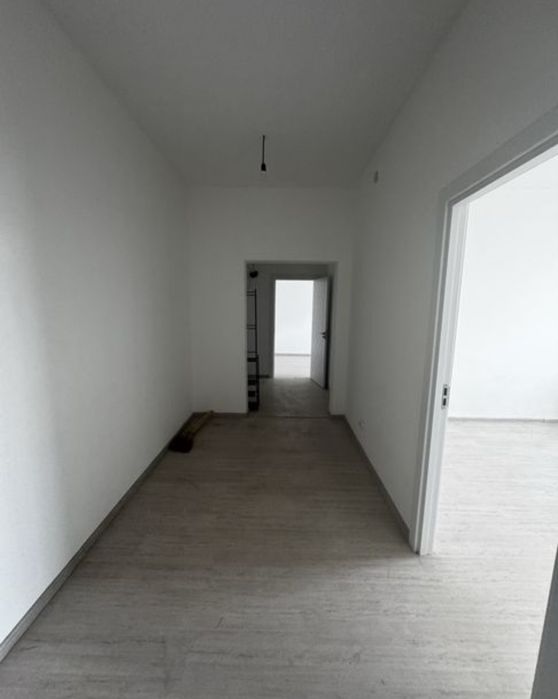 Продается 2-ух комнатная квартира в Ассалом  Сохил (Узбум) 25/13