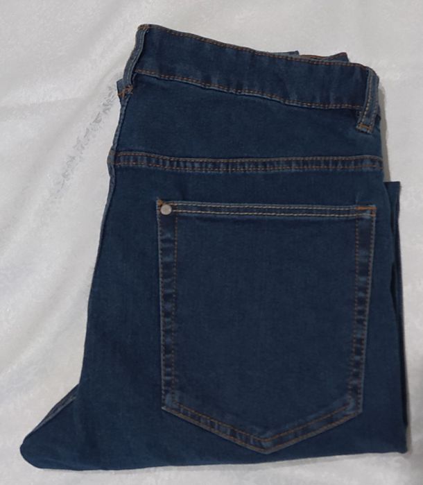 Продам джинсы детские