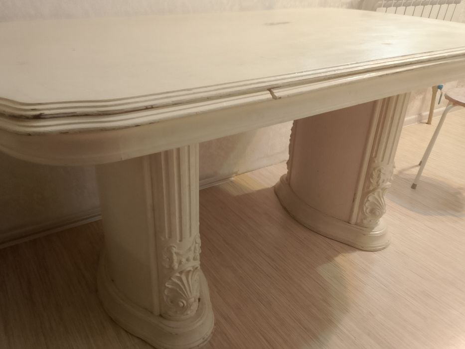 Стол   25 000 тг