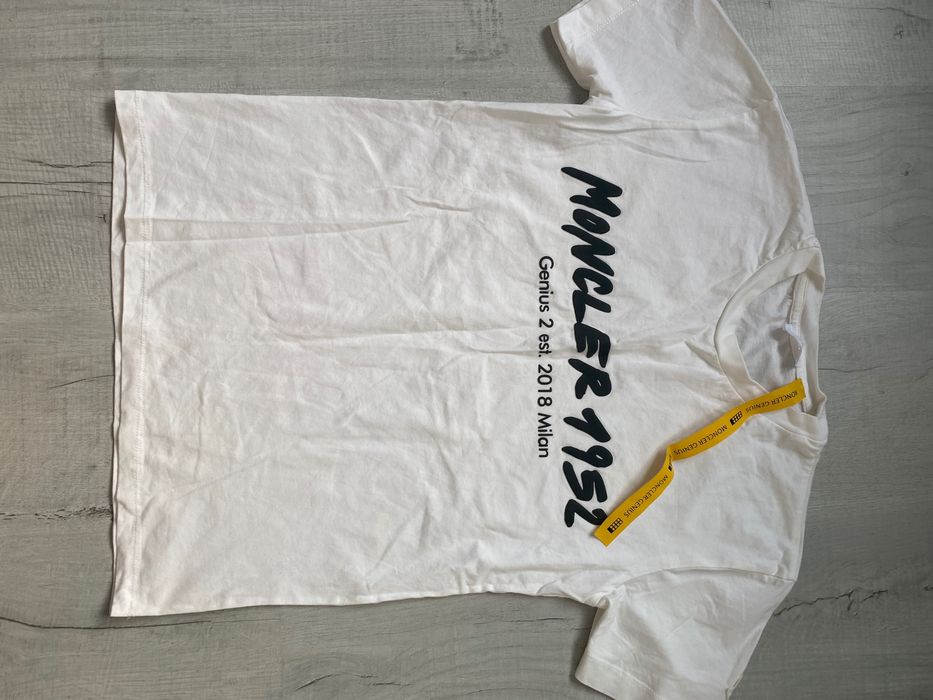 Къси дънкови панталони и тениска Moncler