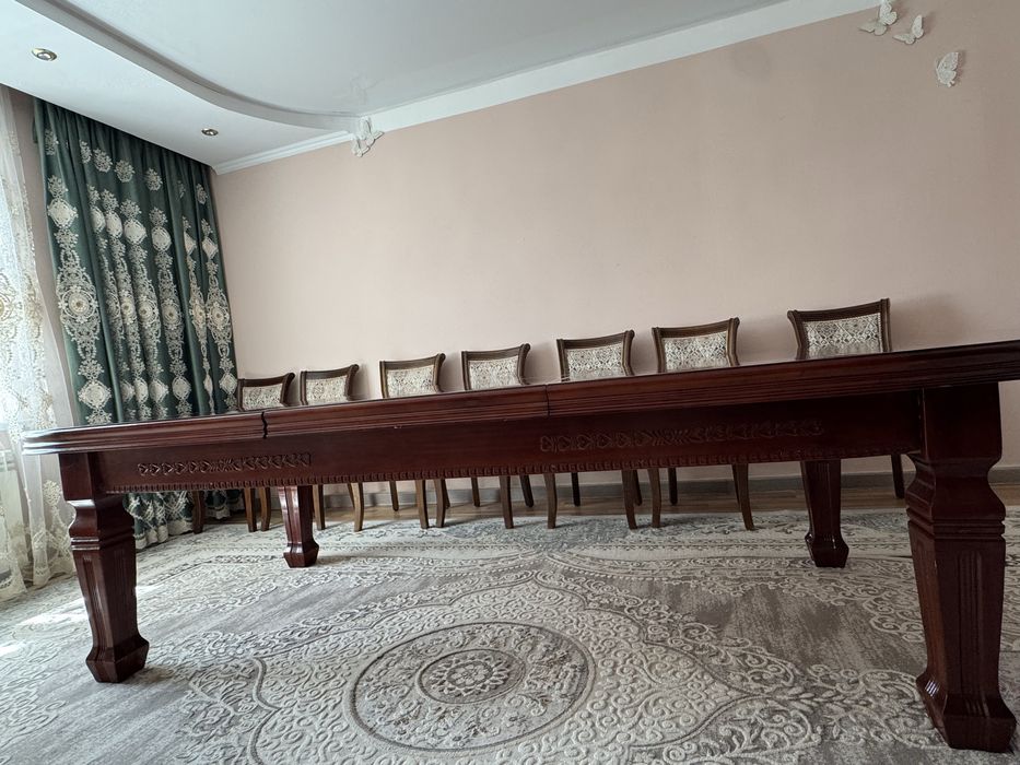 Продам стол. Натуральное дерево