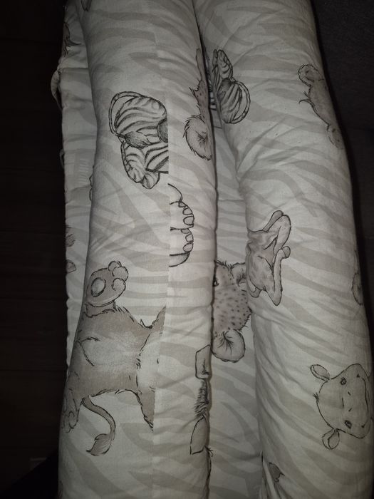 Vând apărători pătuț + tip rulou MimiNu