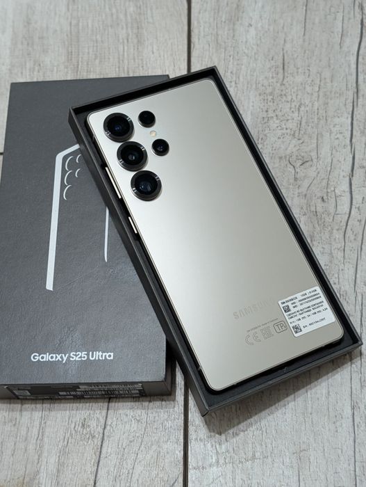 Samsung S25 Ultra 512 gb Ram 12 5G EAC
