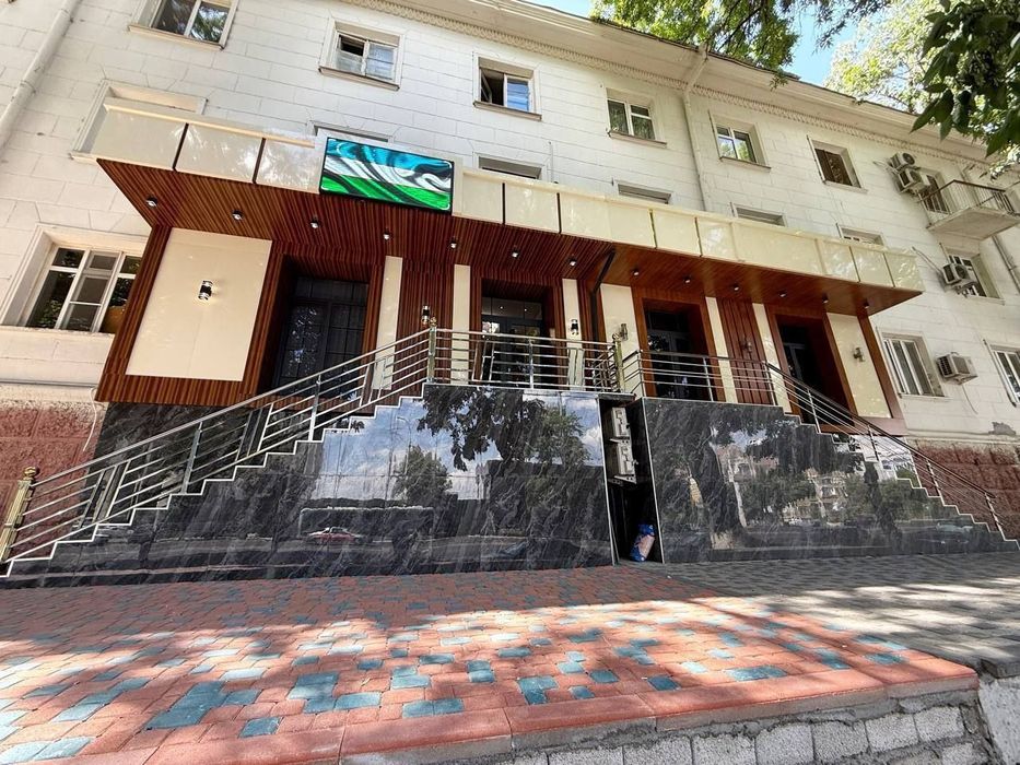 Ул. Шота Руставели Ор-р: Azia Hotel  70кв.м  евро ремонт с арендатором