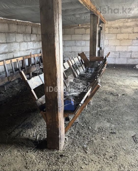 Продаётся дом с большим участком