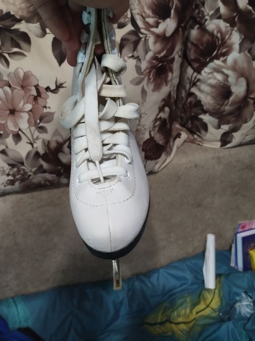 Продам коньки для девочки