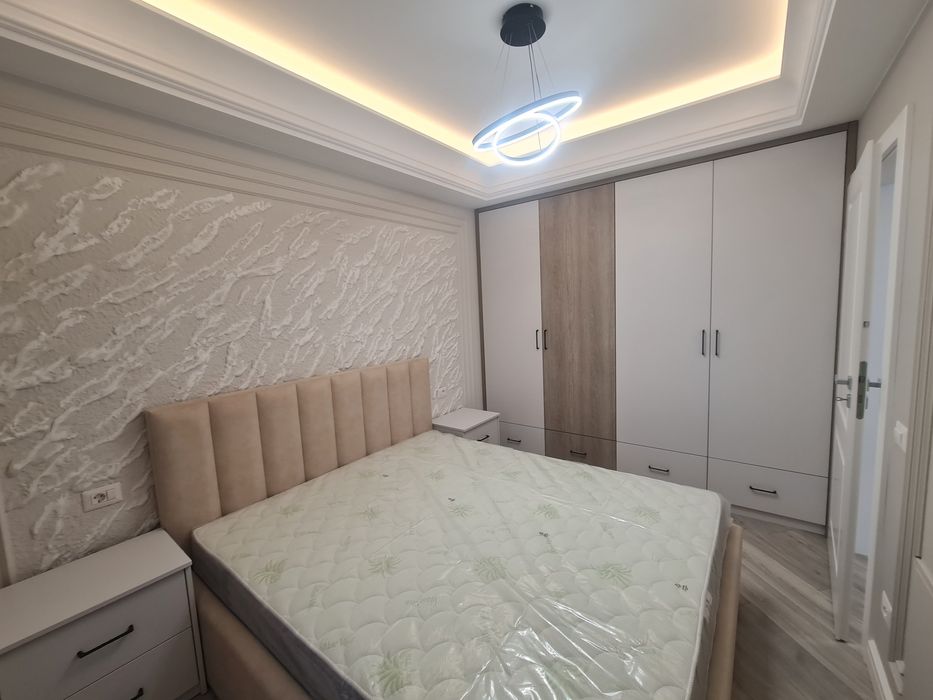 Vând apartament cu două camere în bloc nou mobilat si utilat