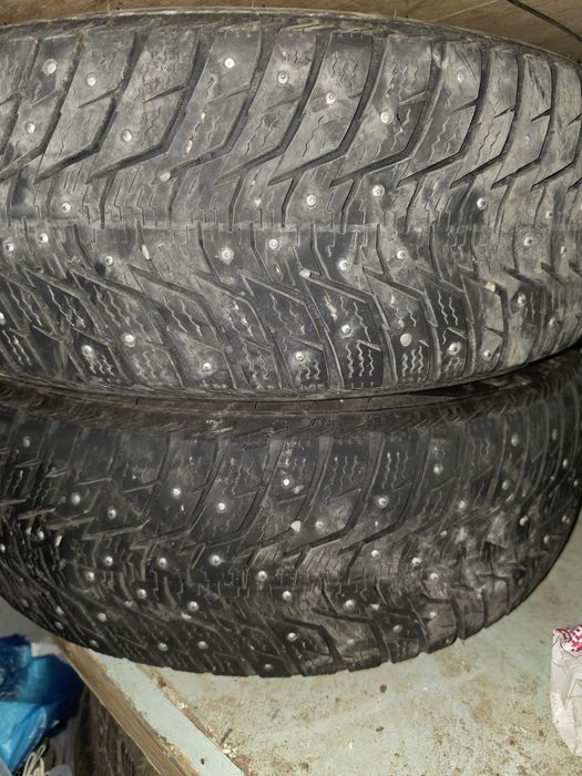 Продам шины,зимние шипованные