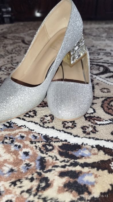 Kelinlar uchun ajoyib tufli