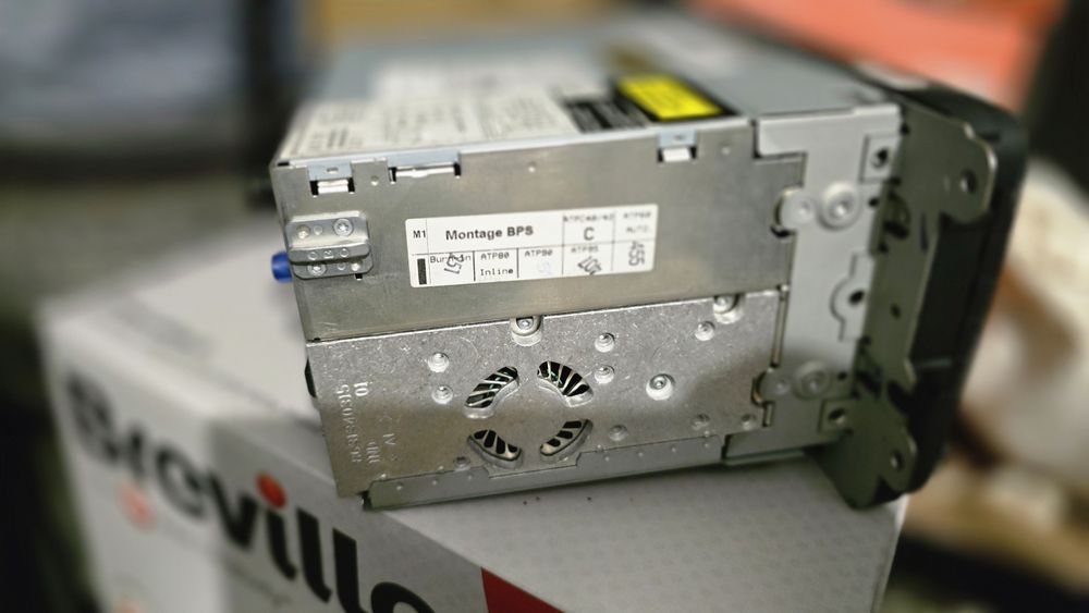 VW Мултимедия 3C8 035 195 и Медия за VW PASSAT B6