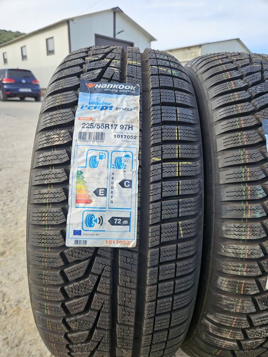Vând anvelope iarna 225/55/17 225/55r17 HANKOOK