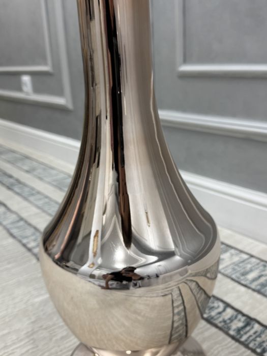 Красивая ваза с цветами