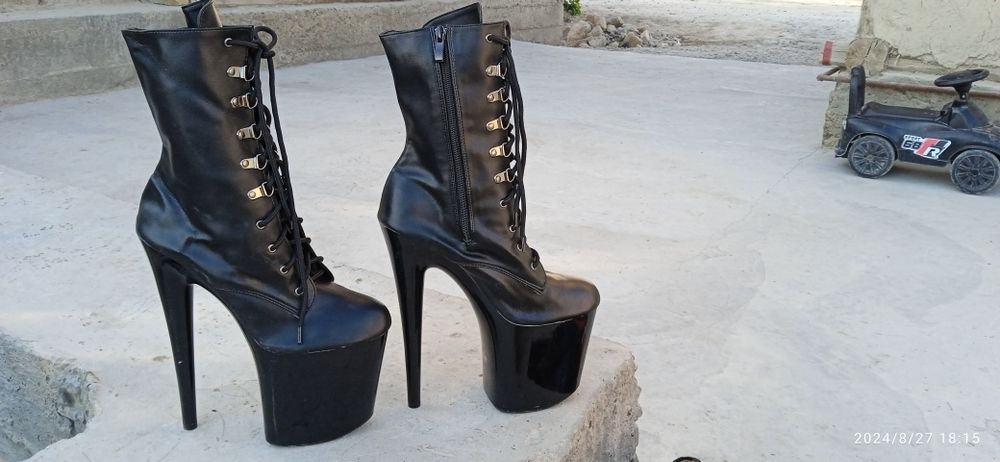 Robiya Jahonova 1985