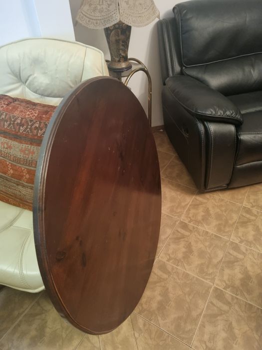 Масивна трапезна маса