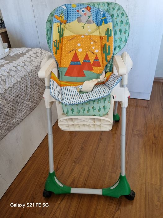 Продаётся стульчик для кормления Chicco Polly