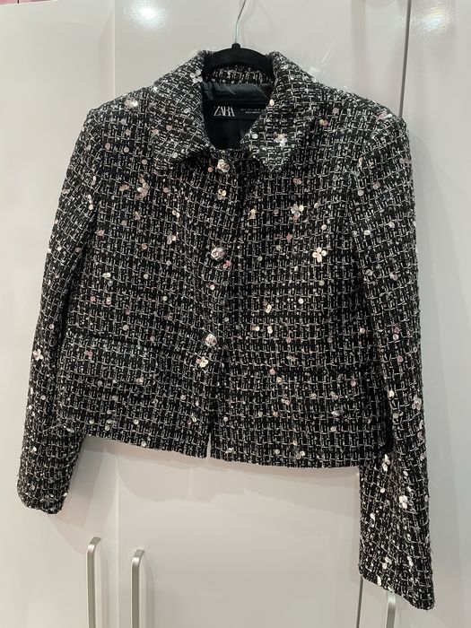 Текстурирано Сако-яке с пайети ZARA