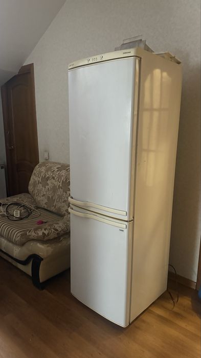 Холодильние Самсунг, не рабочий