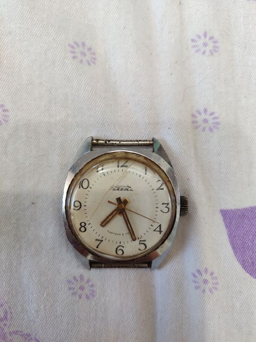 Наручные часы чайка золотые