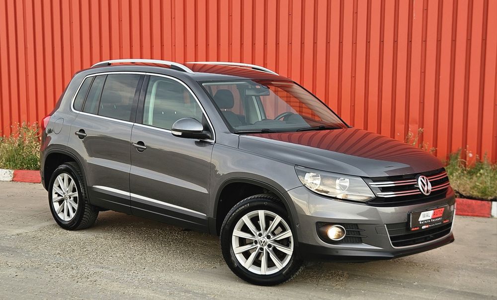 VOLKSWAGEN Tiguan