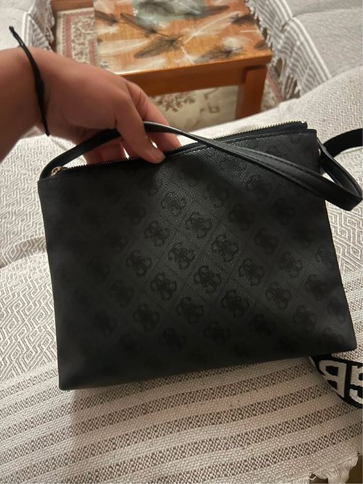 Дамски несисер/чанта guess