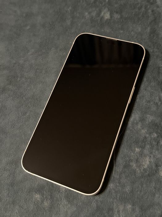 IPhone 13 белый