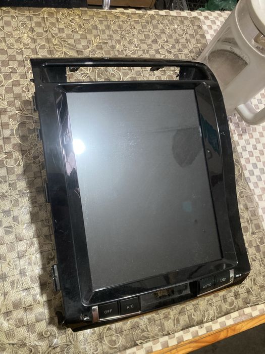 Тесла экран на тайота полностью весь комплект с проводами и канами