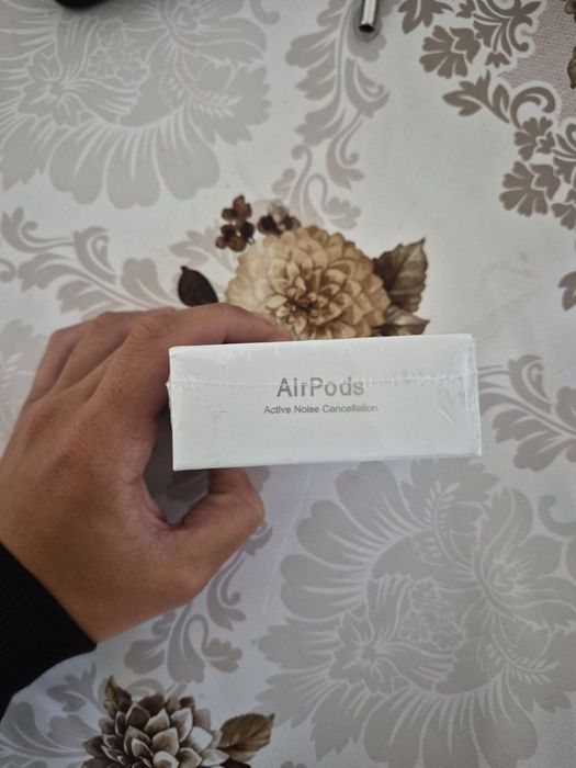 Căști Airpods 4 cu ANC sigilate