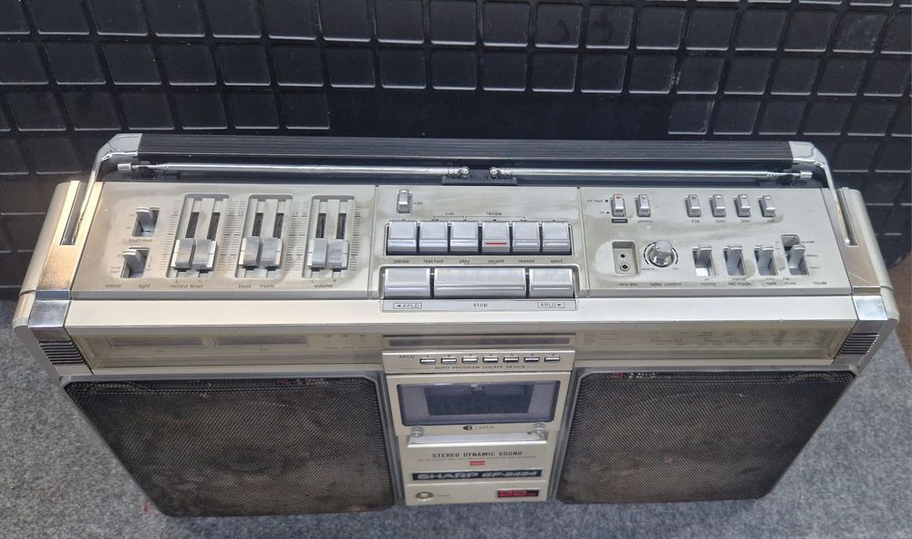 Радиокасетофон SHARP GF9494