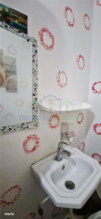 Apartament 4 Camere ,  Etaj 3 Din 4, 2 Bai, 2 Balcoane,  Calea Severin