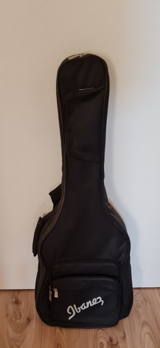 Chitară acustică