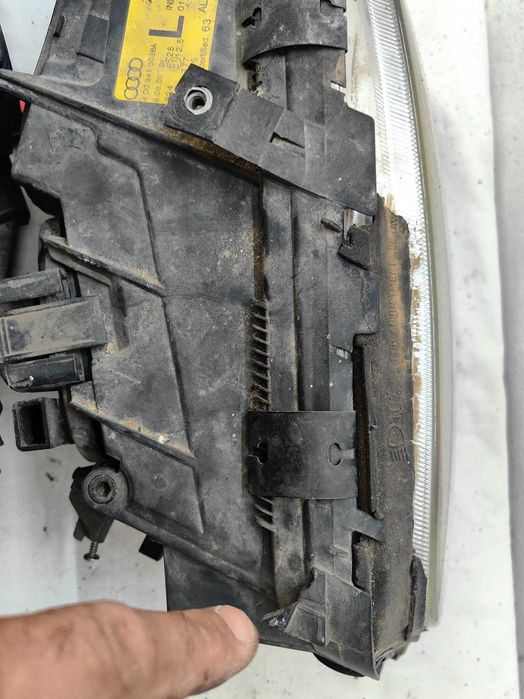 Оригинални фарове Ауди А8 Д2  Audi A8 D2 Xenon