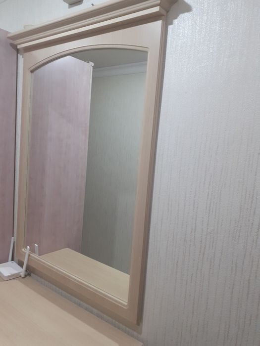 Продам камод с зеркалам