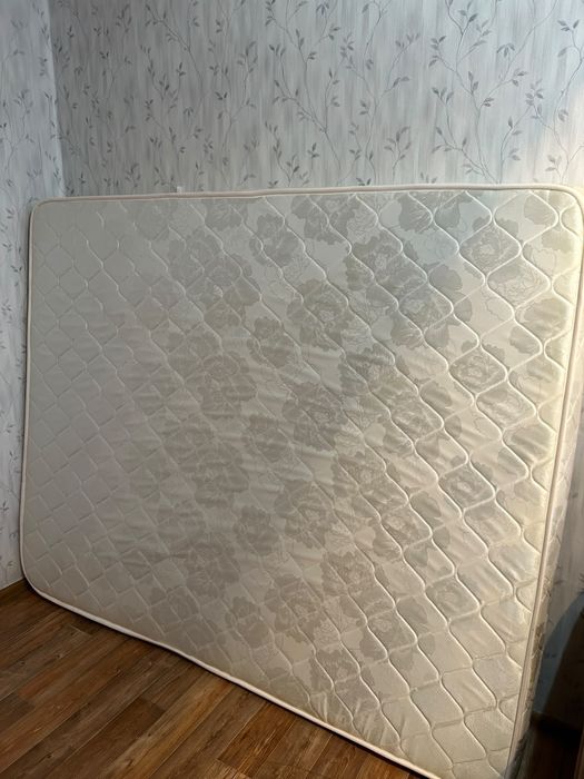 Продам матрас 160х200х22