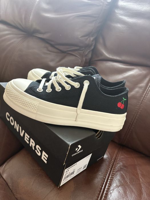 Кецове с черешки Converse